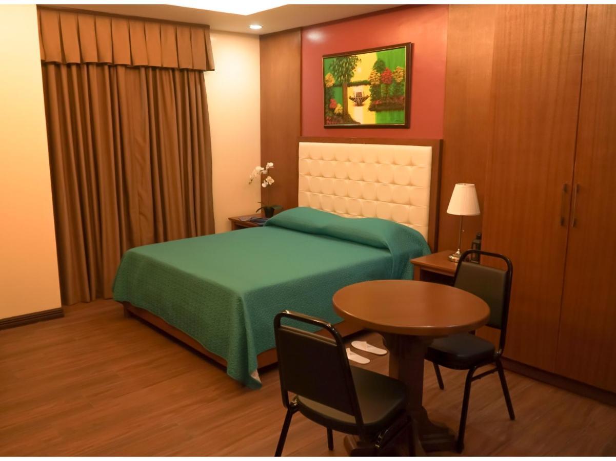 M28 Hotel And Apartments Quezon City Exterior foto