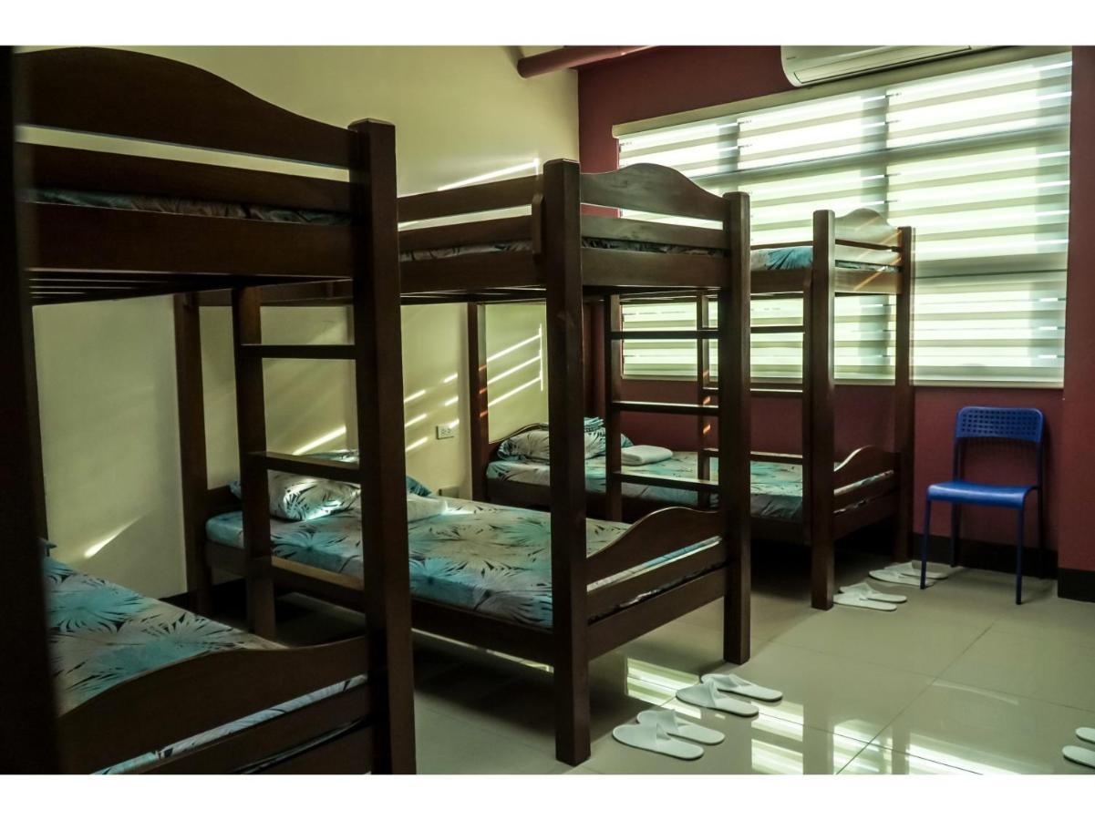 M28 Hotel And Apartments Quezon City Exterior foto
