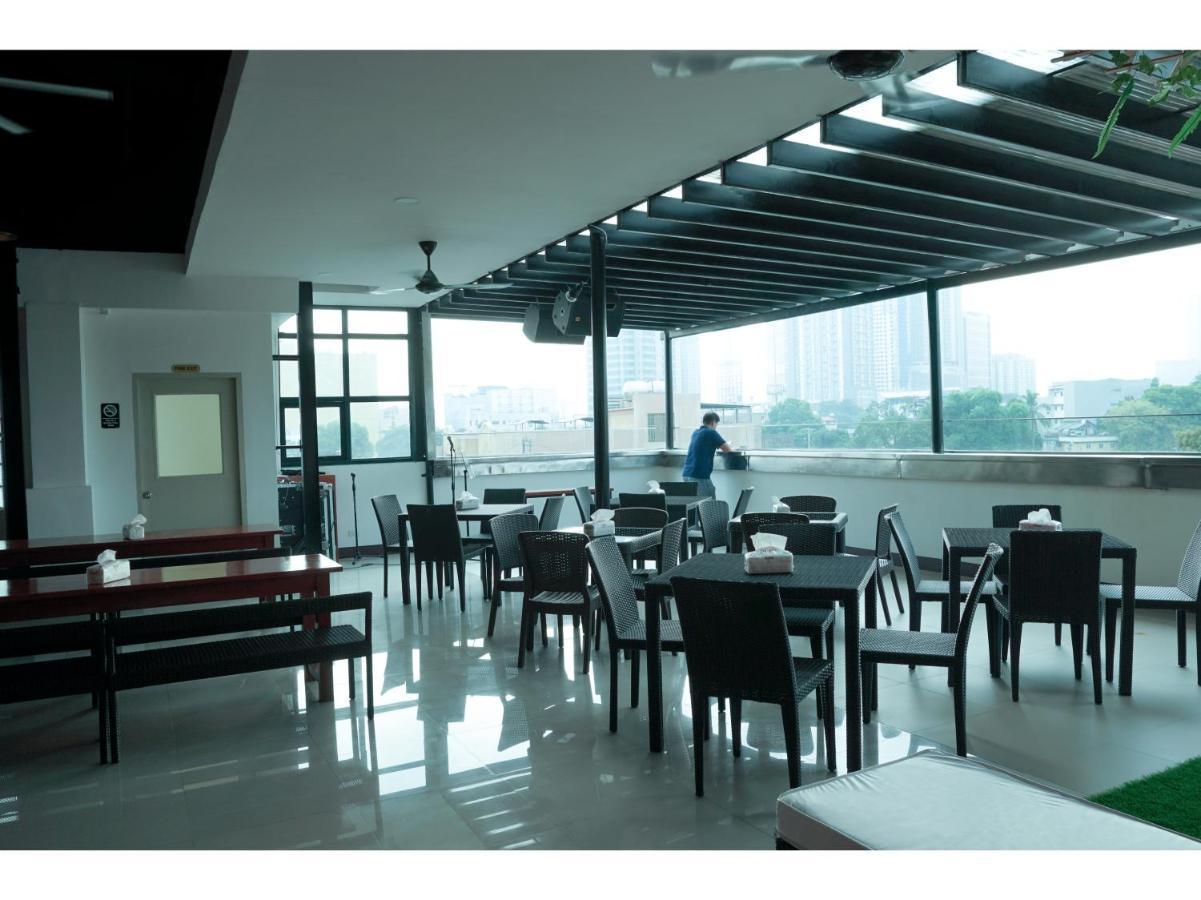 M28 Hotel And Apartments Quezon City Exterior foto