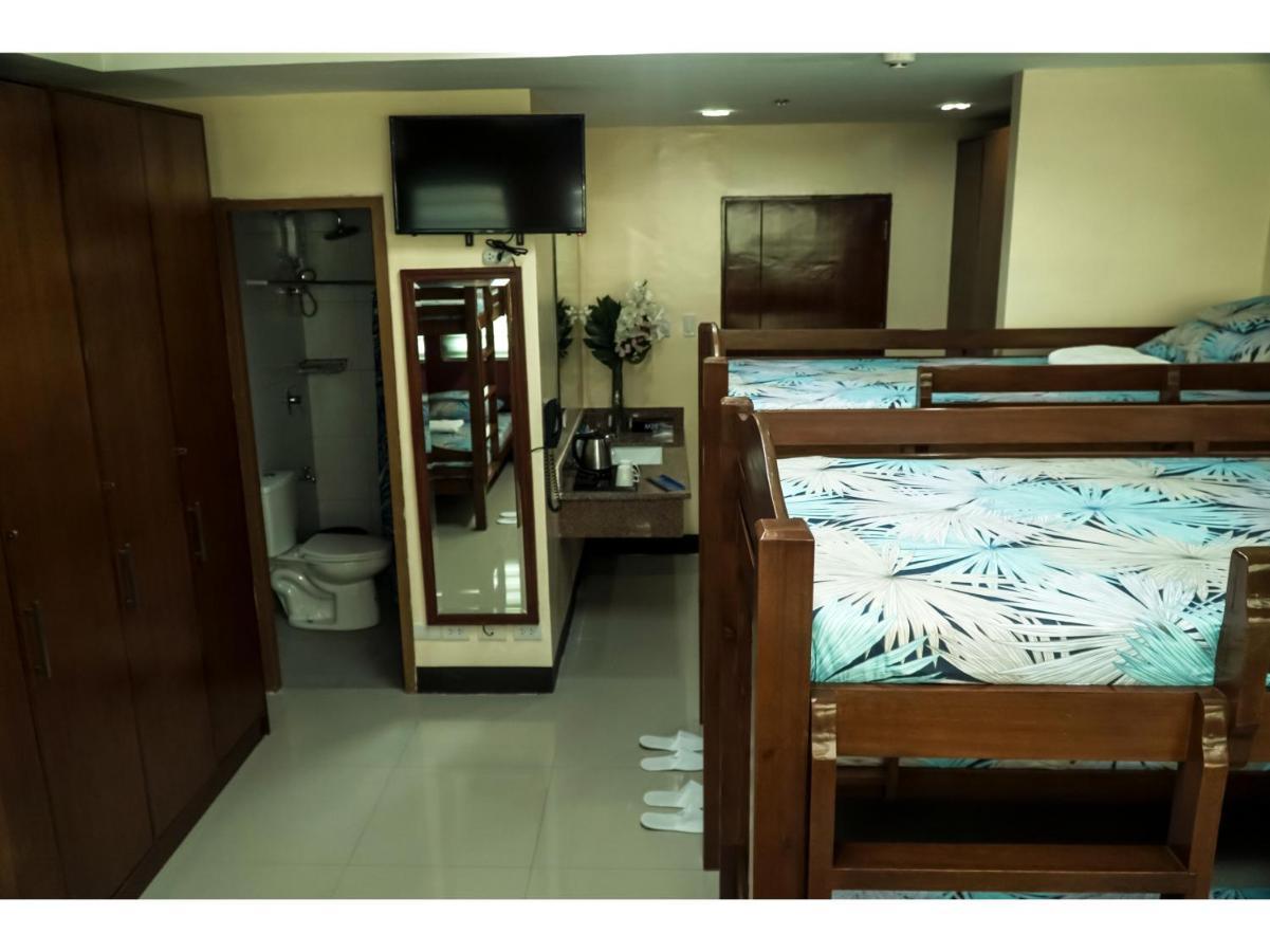 M28 Hotel And Apartments Quezon City Exterior foto