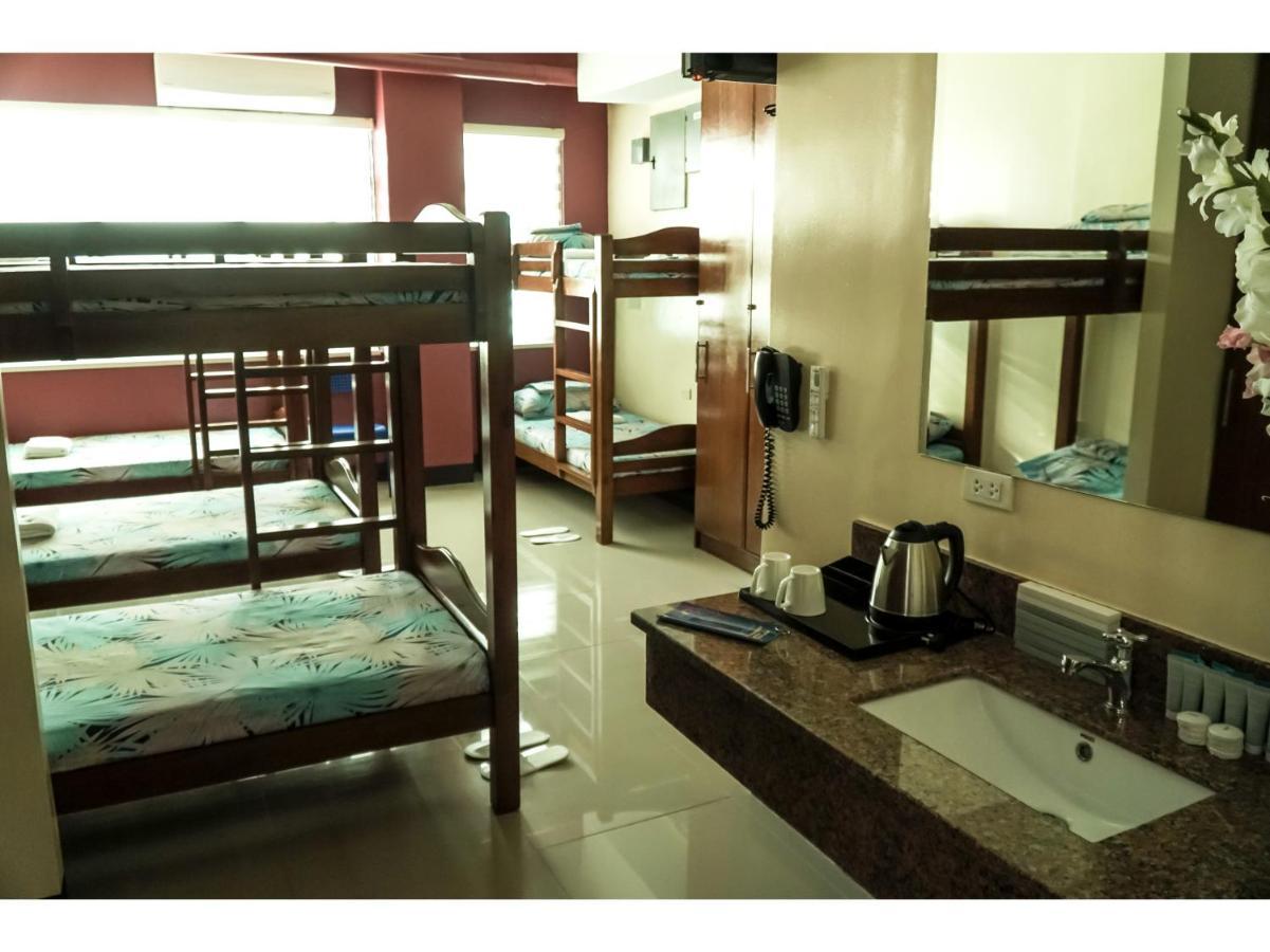 M28 Hotel And Apartments Quezon City Exterior foto