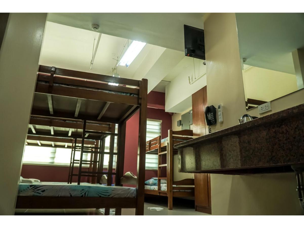 M28 Hotel And Apartments Quezon City Exterior foto